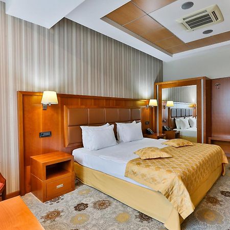 Kings Park Hotel Подгорица Екстериор снимка