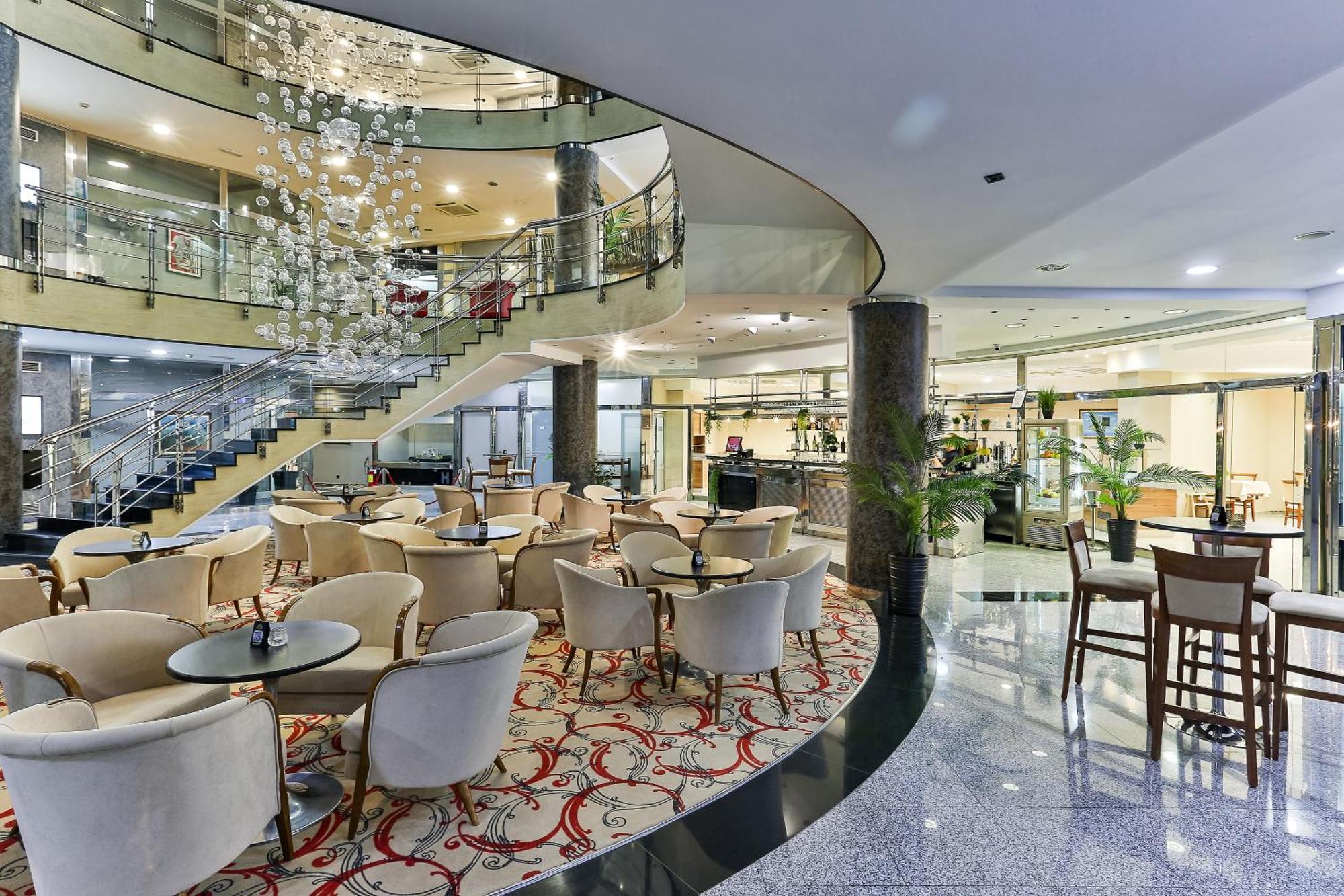 Kings Park Hotel Подгорица Екстериор снимка