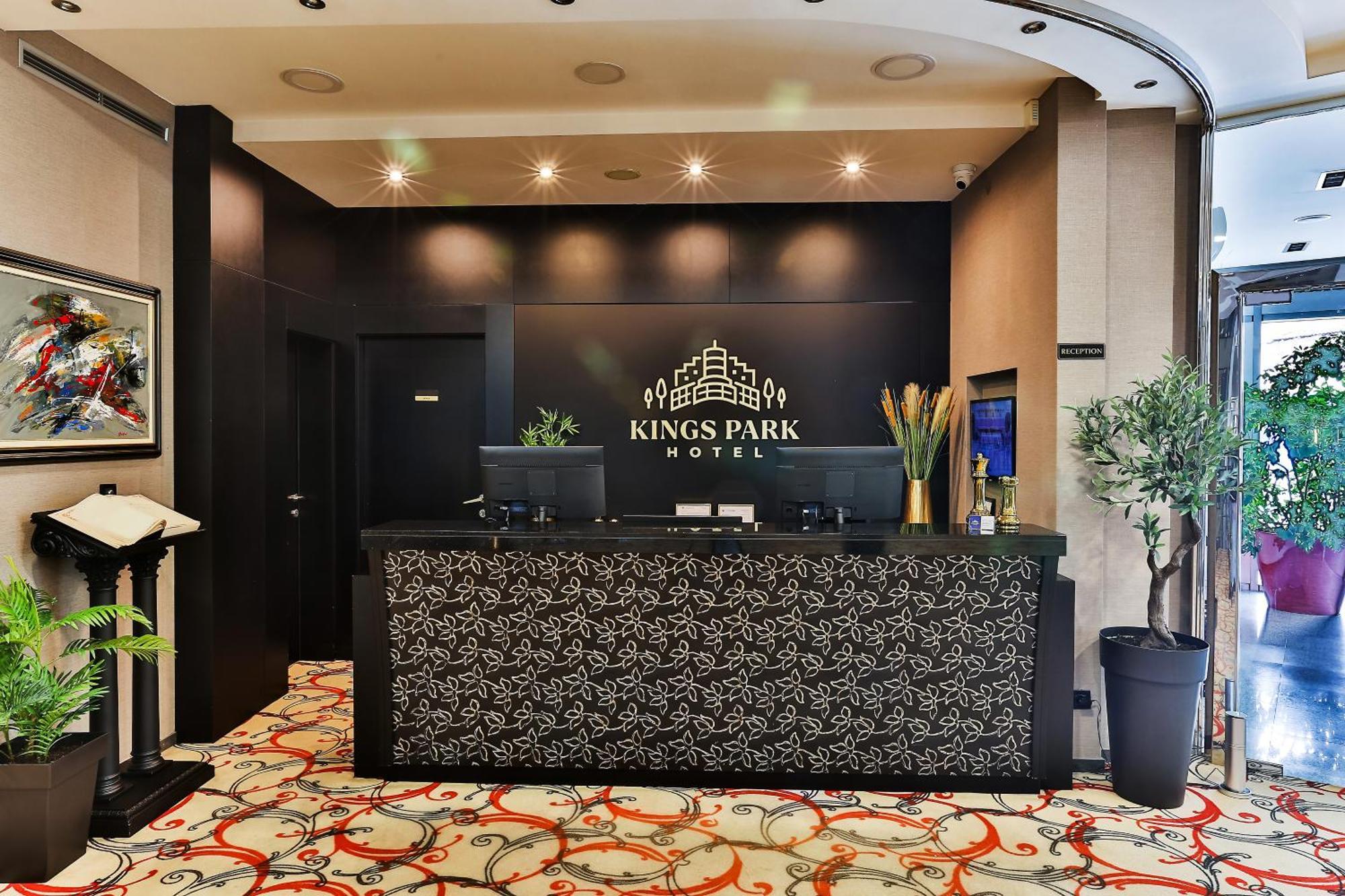 Kings Park Hotel Подгорица Екстериор снимка