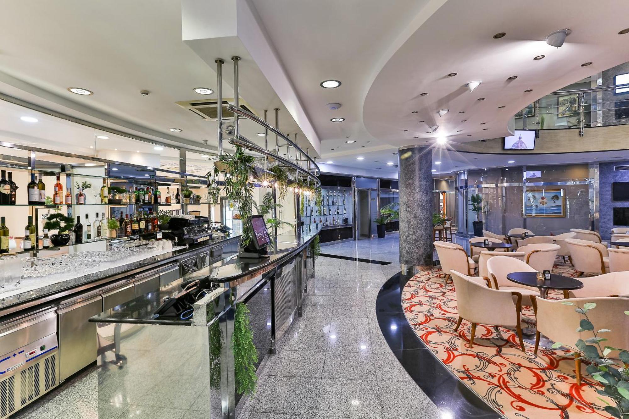 Kings Park Hotel Подгорица Екстериор снимка
